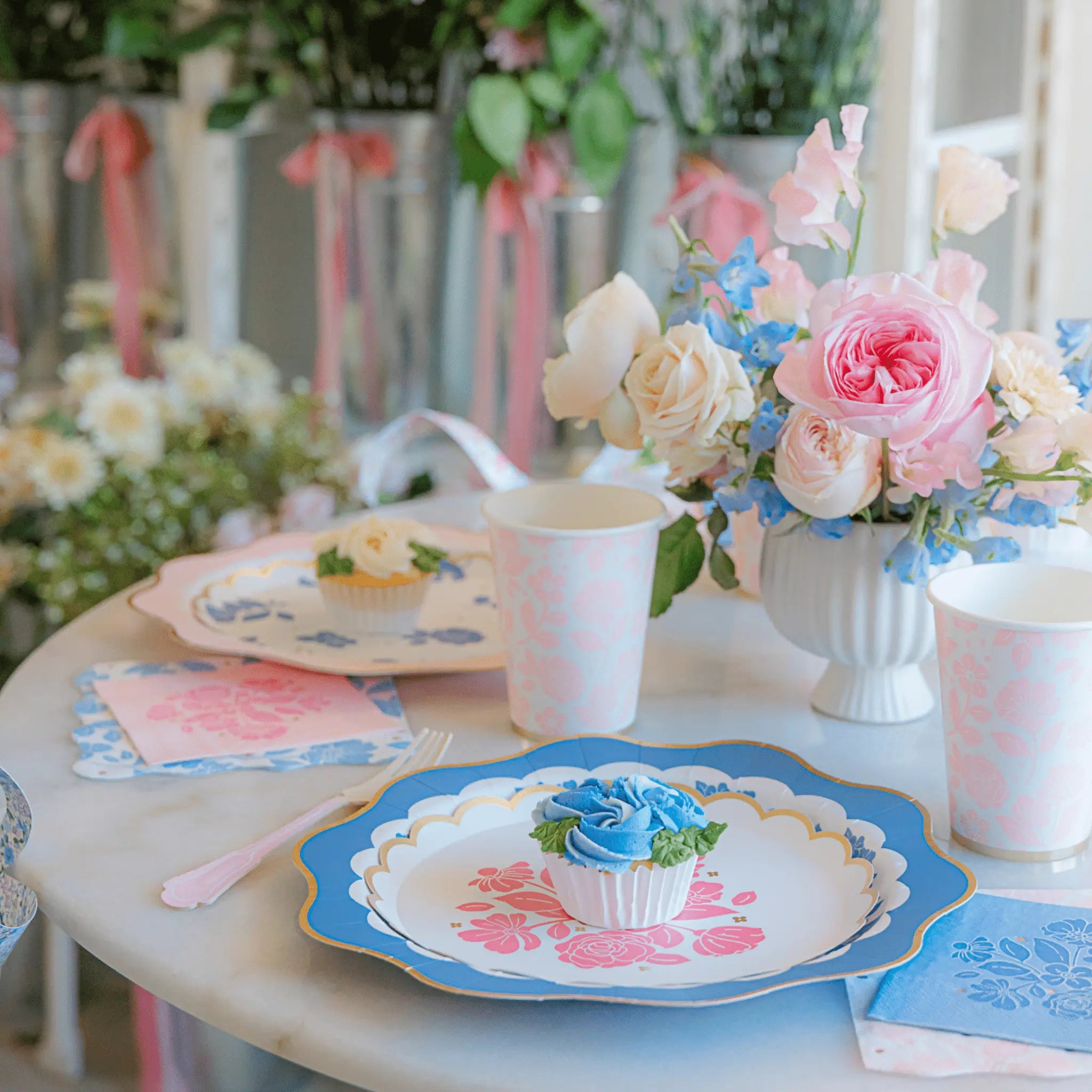 Bonjour Fête - PETAL PINK ELEGANT FLORAL CUPS - The Disco Edit