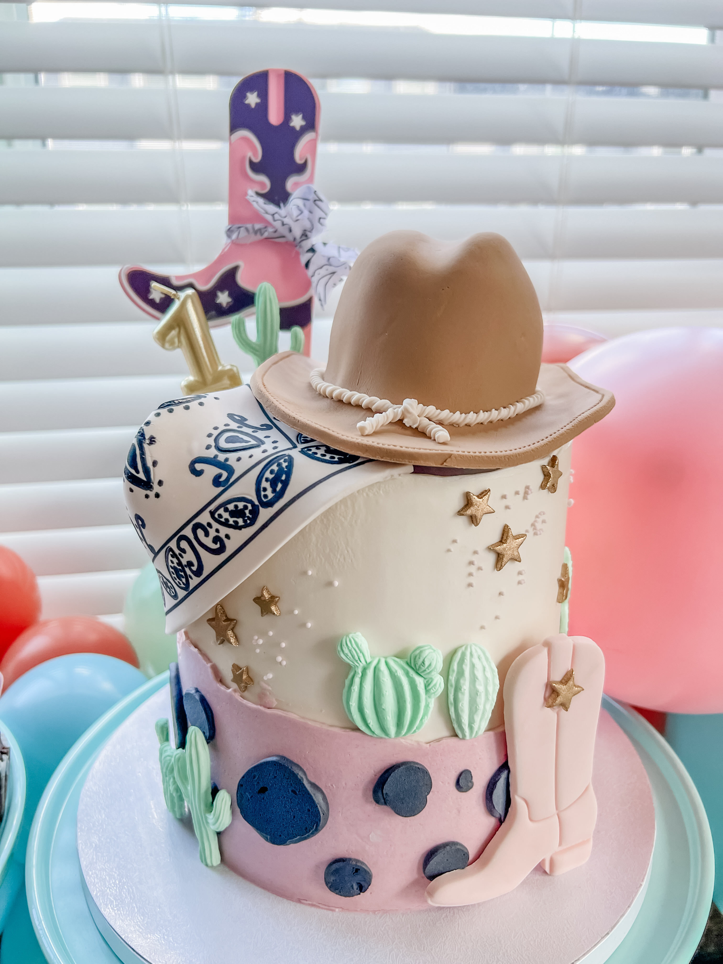 First birthday cake smash inspiration for a one year old party with a western theme or cowgirl theme.