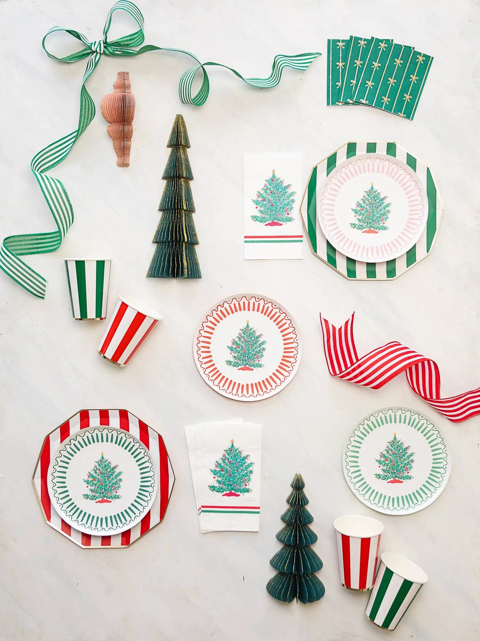 Bonjour Fête - EMERALD GREEN SIGNATURE BOW SMALL NAPKINS - The Disco Edit