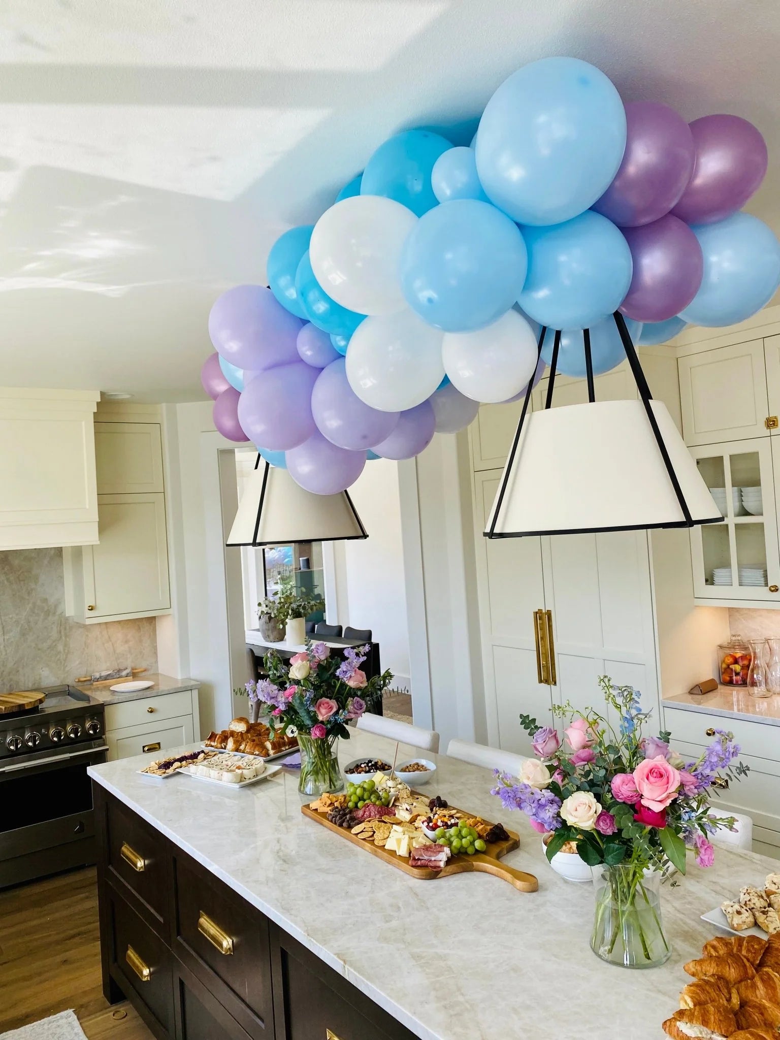 balloon garland kit for Elsa and Anna Frozen birthday Party